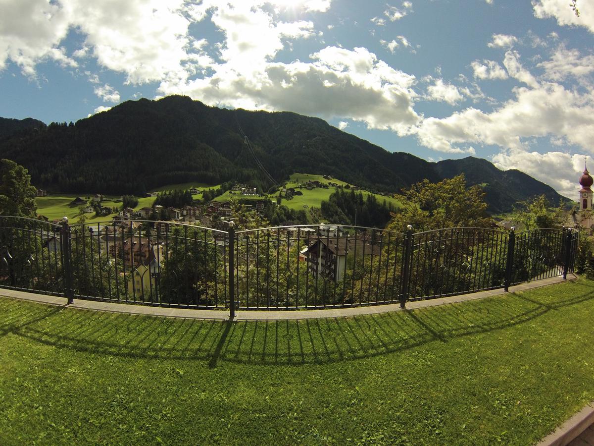 Villa Hubertus Ортизеи Экстерьер фото